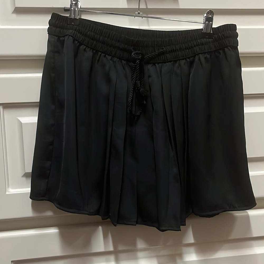 Gap silky pleated drawstring shorts